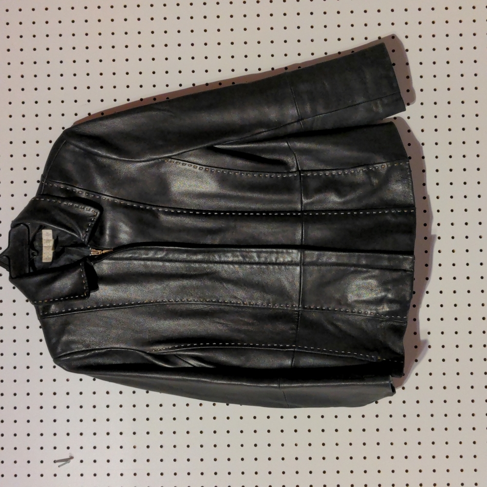 Leather jacket buttery soft with stitch detail casual corner  size M